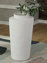 Bay Furniture Gallery - Ashley Furniture - Flurinworth Vase - Vase / Cream - A2000768