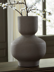 Bay Furniture Gallery - Ashley Furniture - Dalsen Vase - Vase / Brown - A2000873