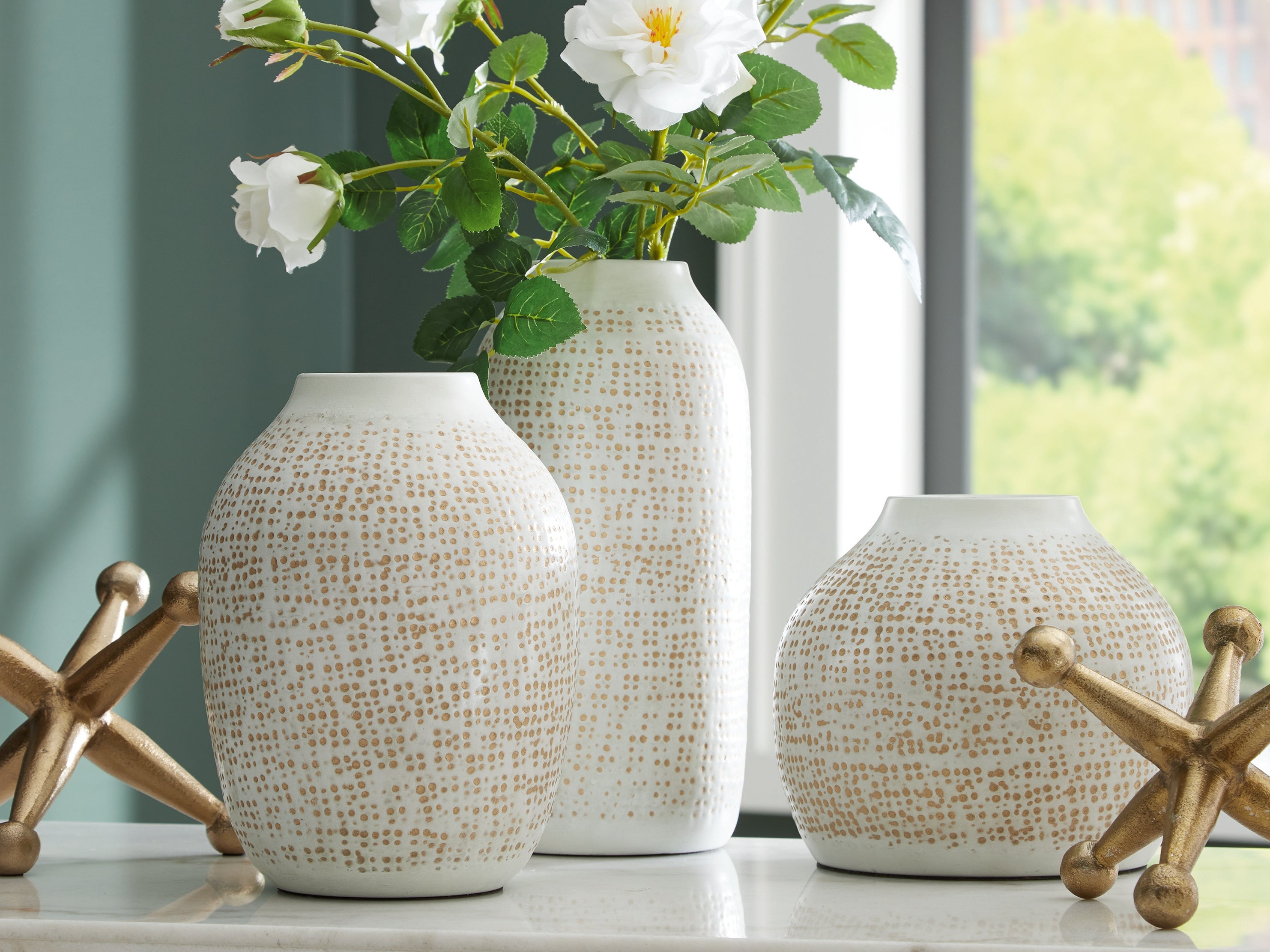 Bay Furniture Gallery - Ashley Furniture - Vinburn Accessory Set (Set of 5) - Accessory Set (5/CN) / White/Gold Finish - A2C00213