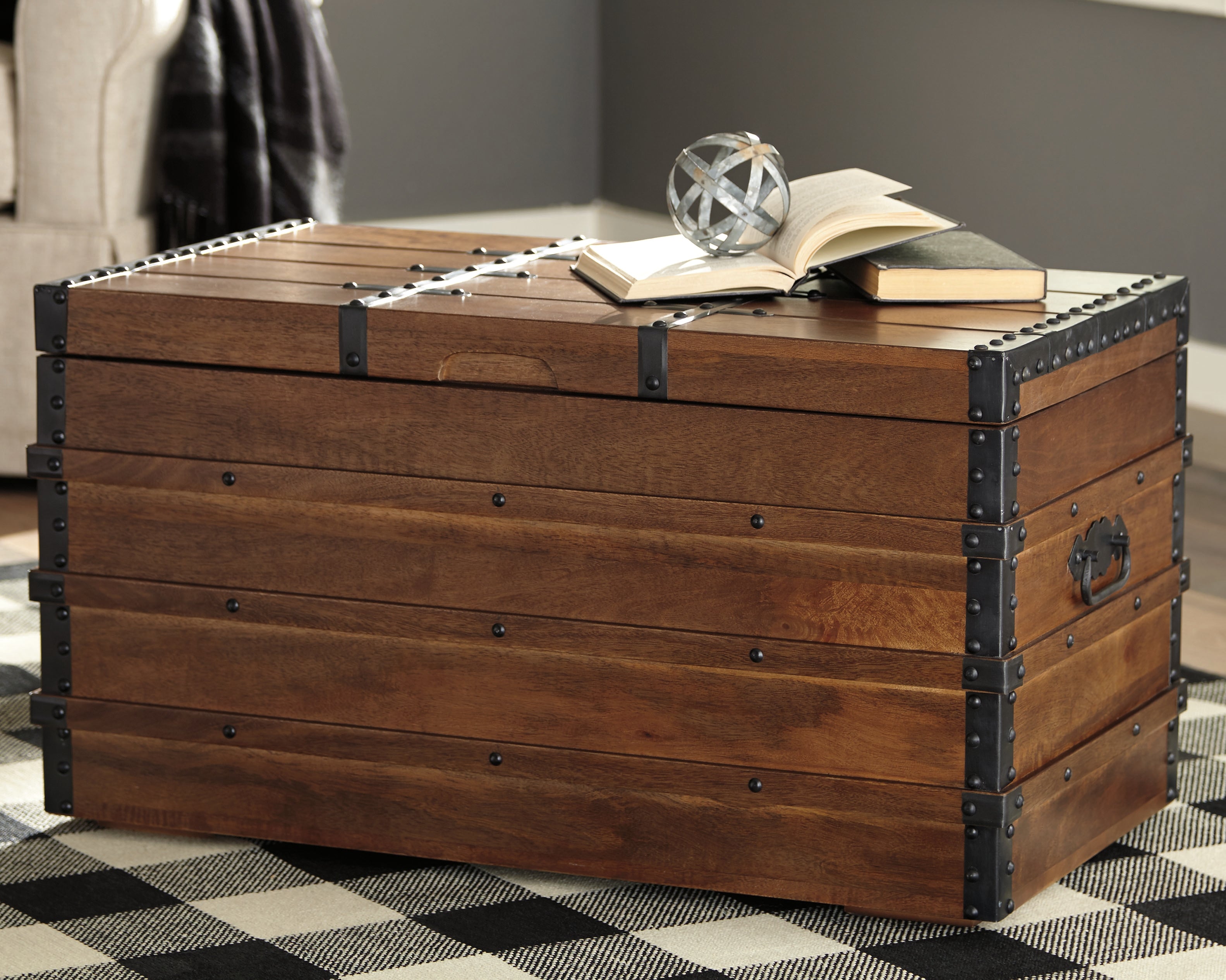 Bay Furniture Gallery - Ashley Furniture - Kettleby Storage Trunk - Storage Trunk / Brown - A4000096