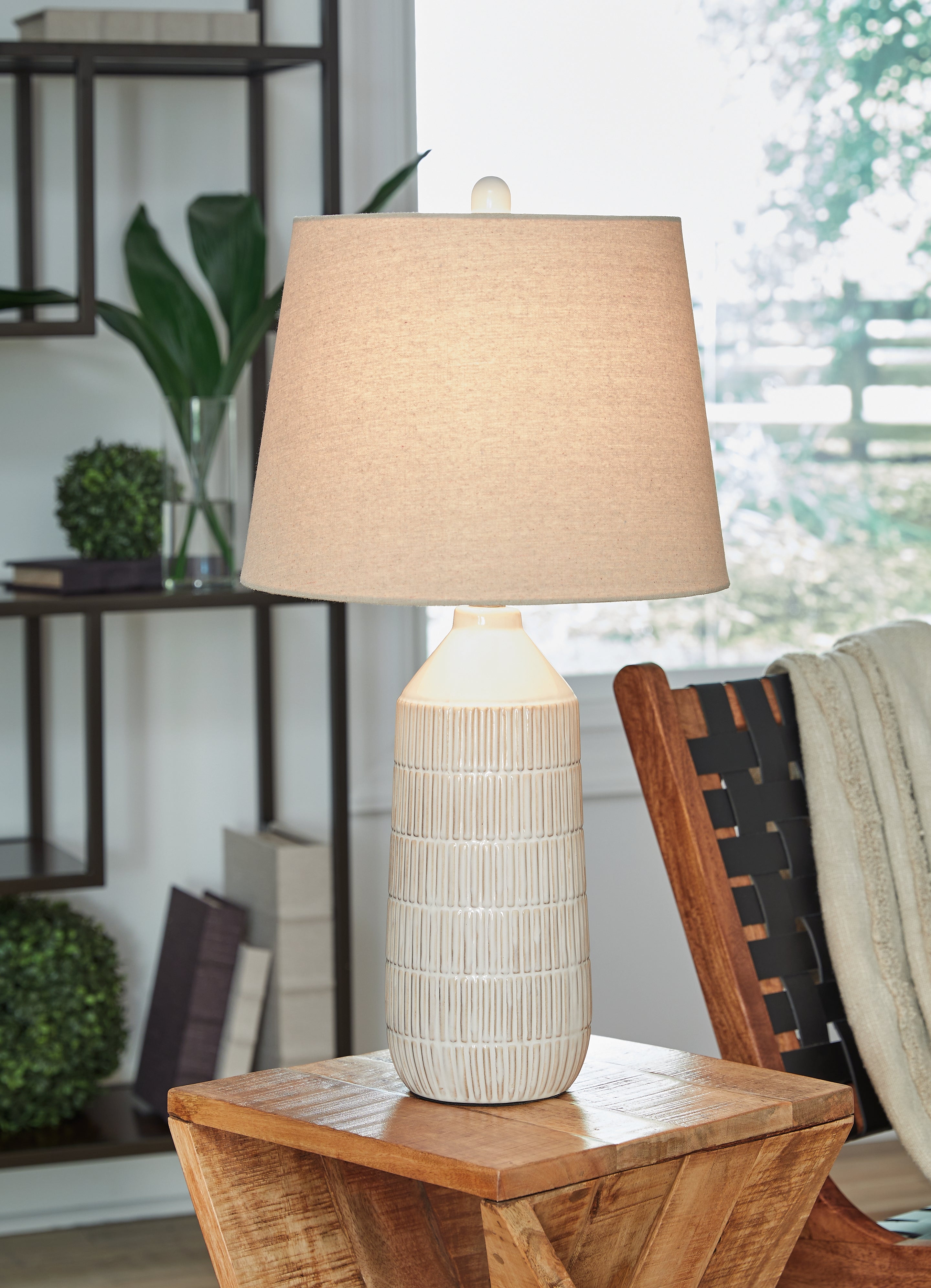 Bay Furniture Gallery - Ashley Furniture - Willport Lighting - Ceramic Table Lamp (Set of 2) / Off White - L177994