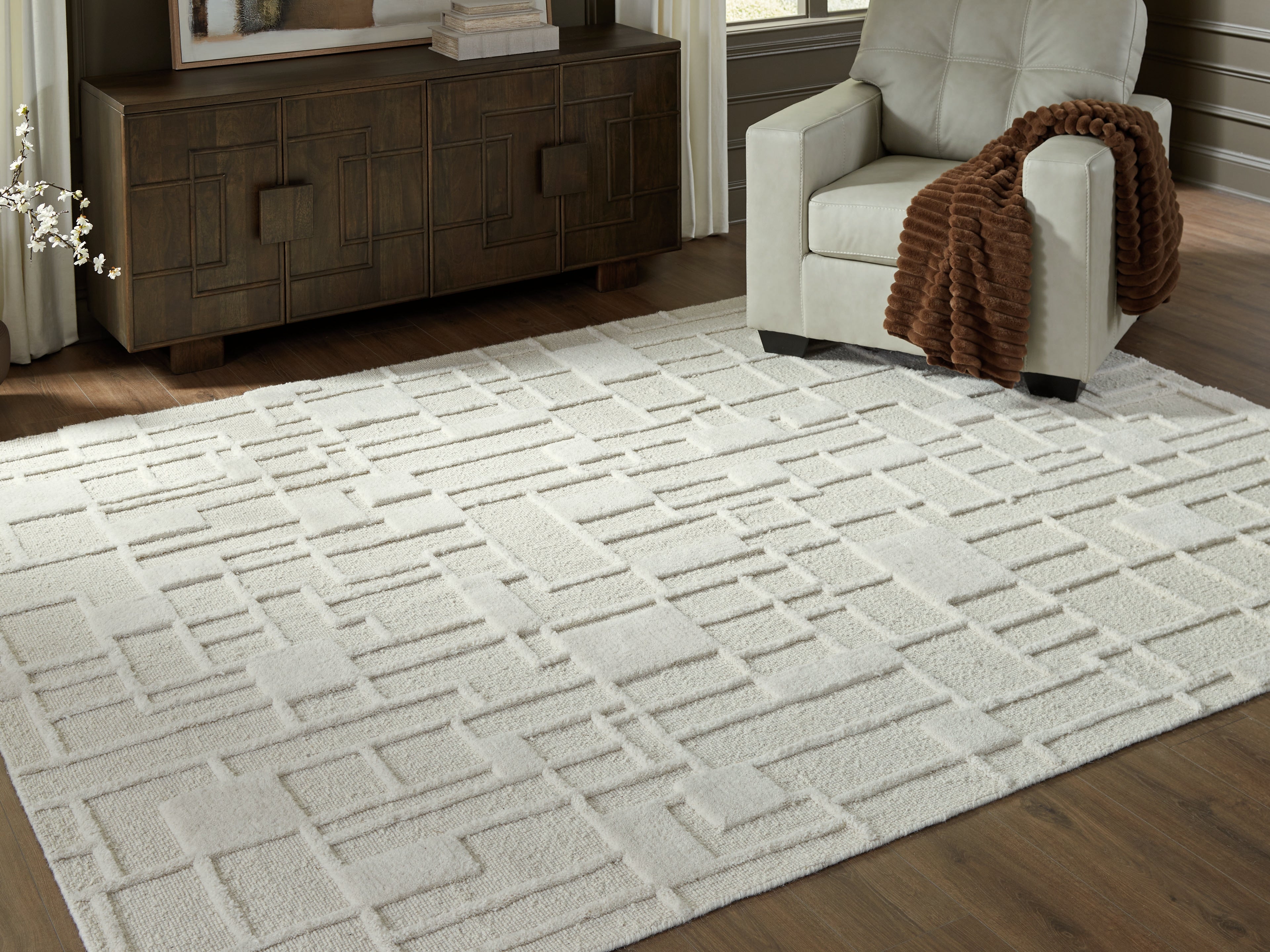 Bay Furniture Gallery - Ashley Furniture - Empriss Rug - 5' x 7' Area Rug / Ivory - R407622