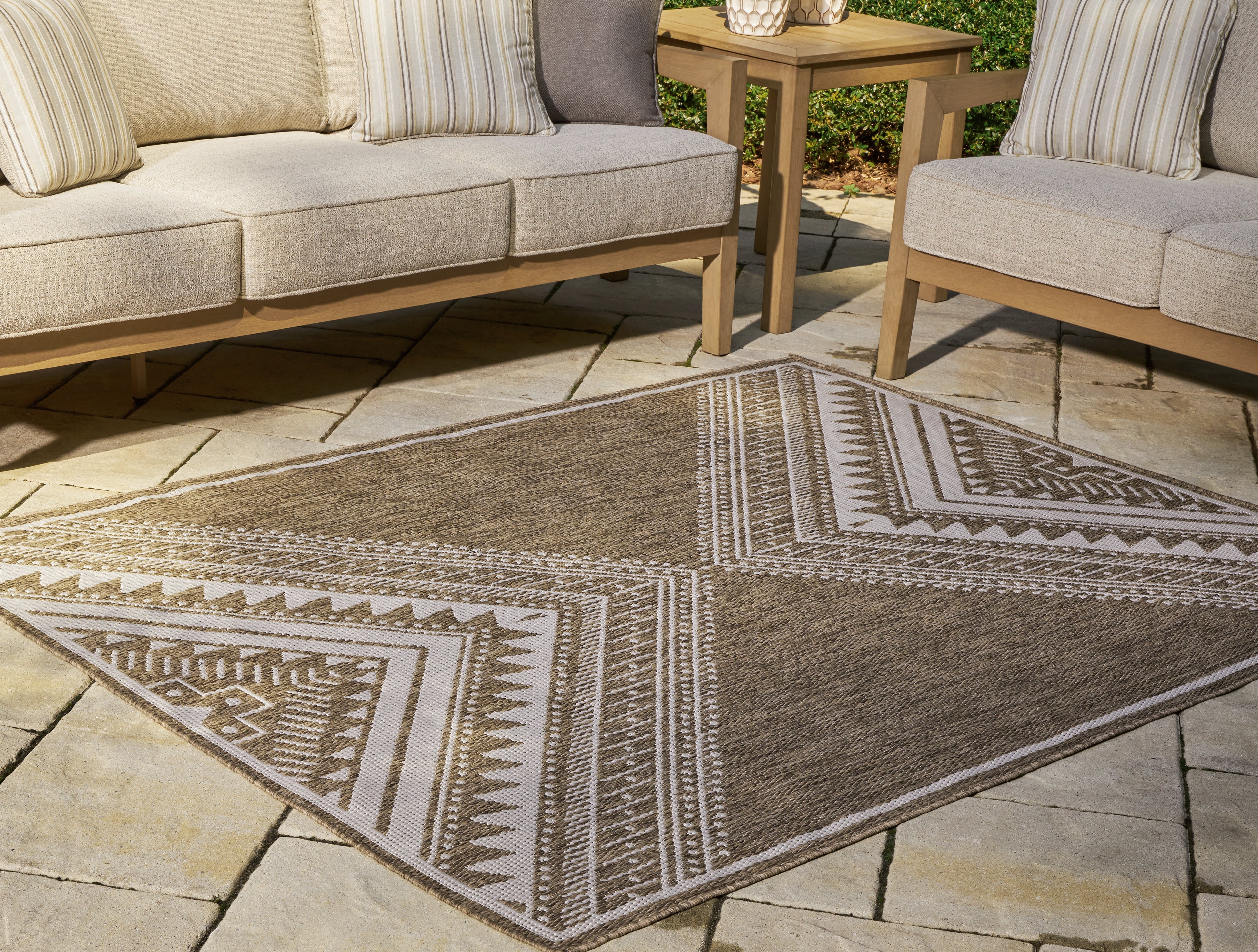 Bay Furniture Gallery - Ashley Furniture - Dunsler Rug - 5' x 7' Rug / Brown/Cream - R900012