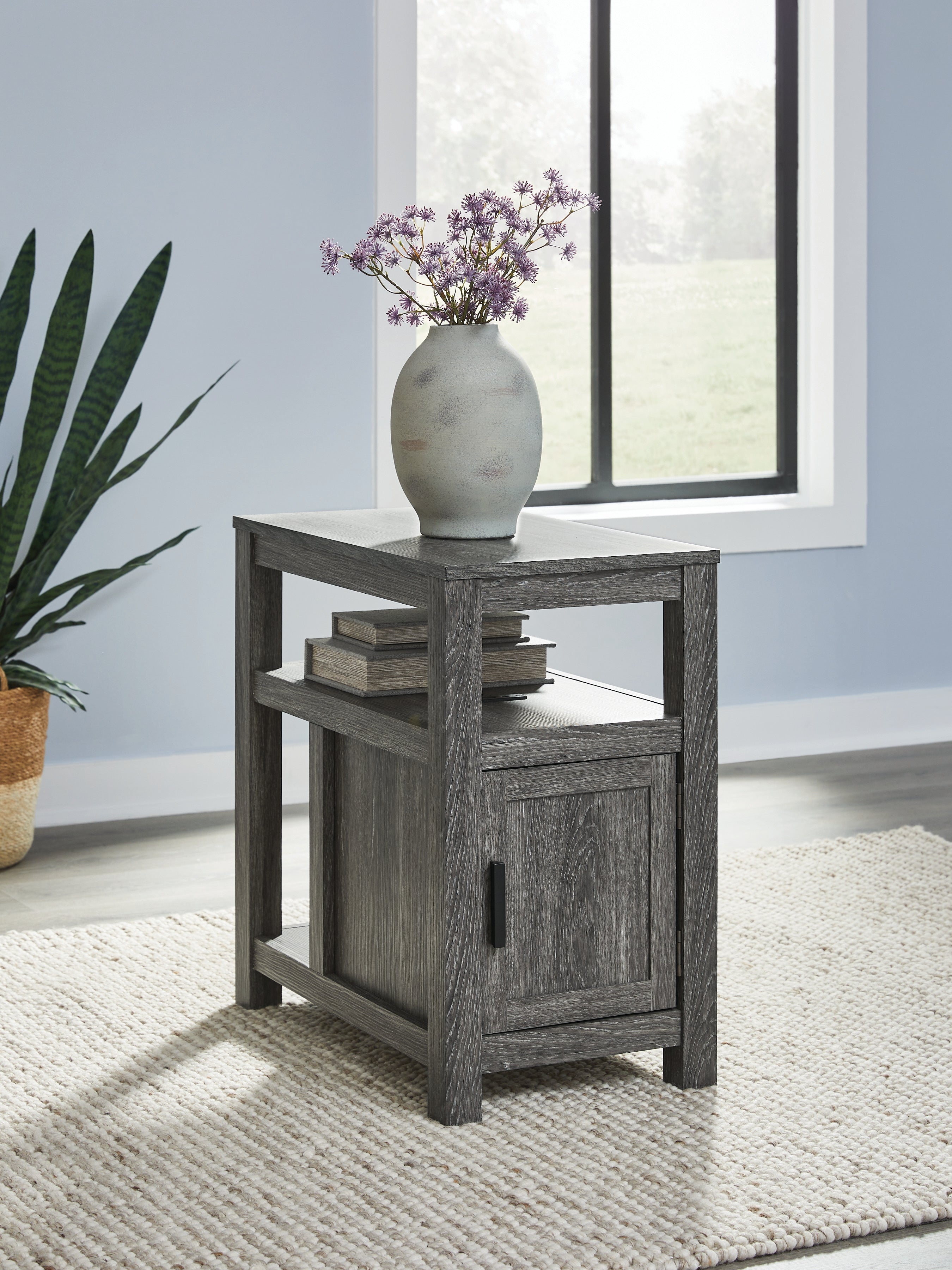 Bay Furniture Gallery - Ashley Furniture - Fendenmore Chairside End Table - Chair Side End Table / Two-tone - T190-317