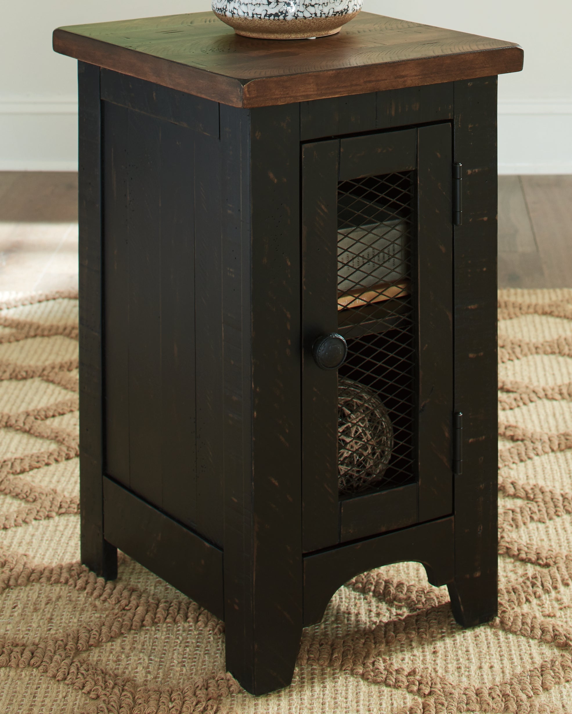 Bay Furniture Gallery - Ashley Furniture - Valebeck Chairside End Table - Chair Side End Table / Black/Brown - T468-7