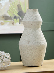 Bay Furniture Gallery - Ashley Furniture - Dawthorne Vase - Vase / Cream - A2000850