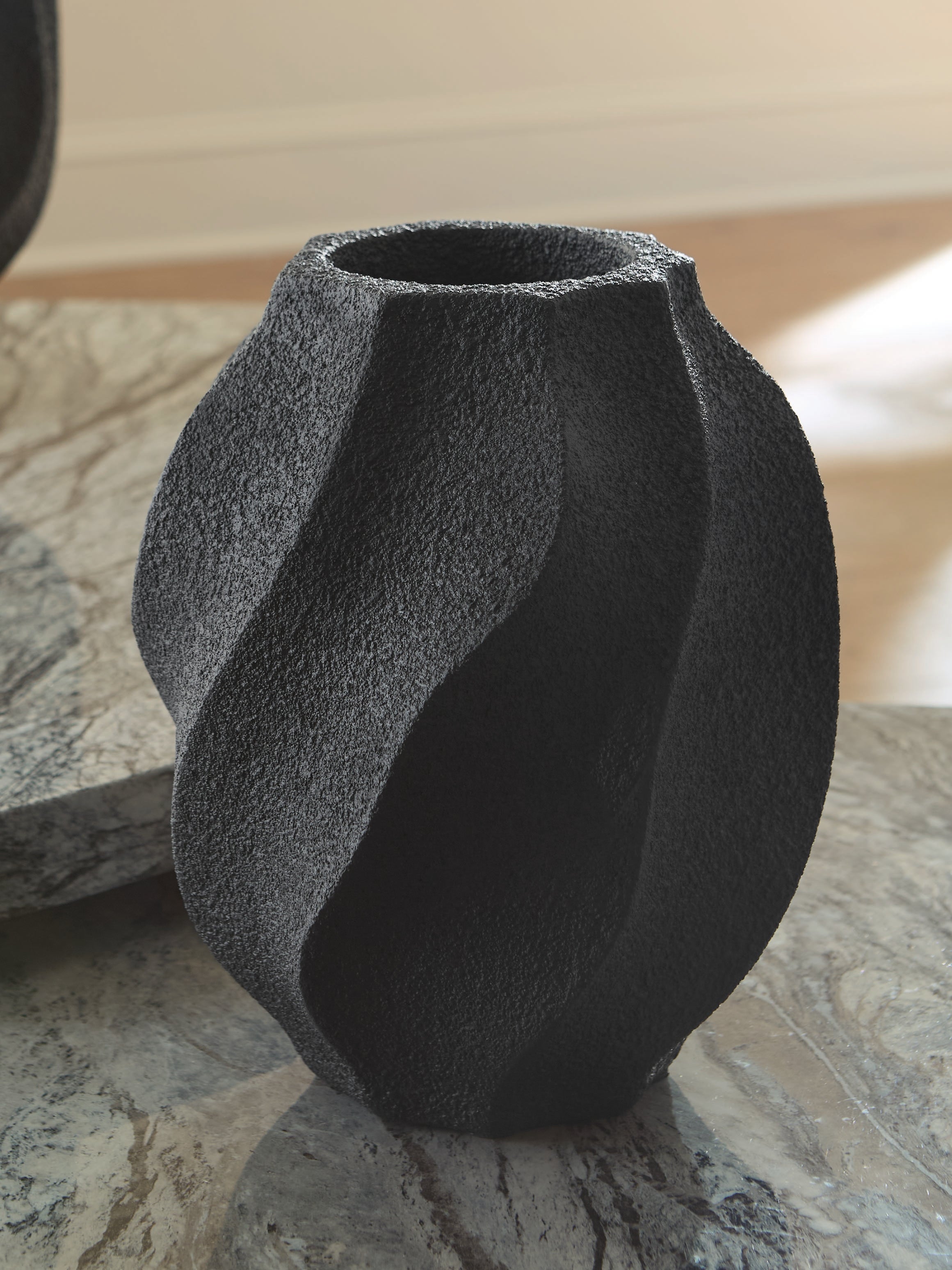 Bay Furniture Gallery - Ashley Furniture - Judworth Vase - Vase / Black - A2000875