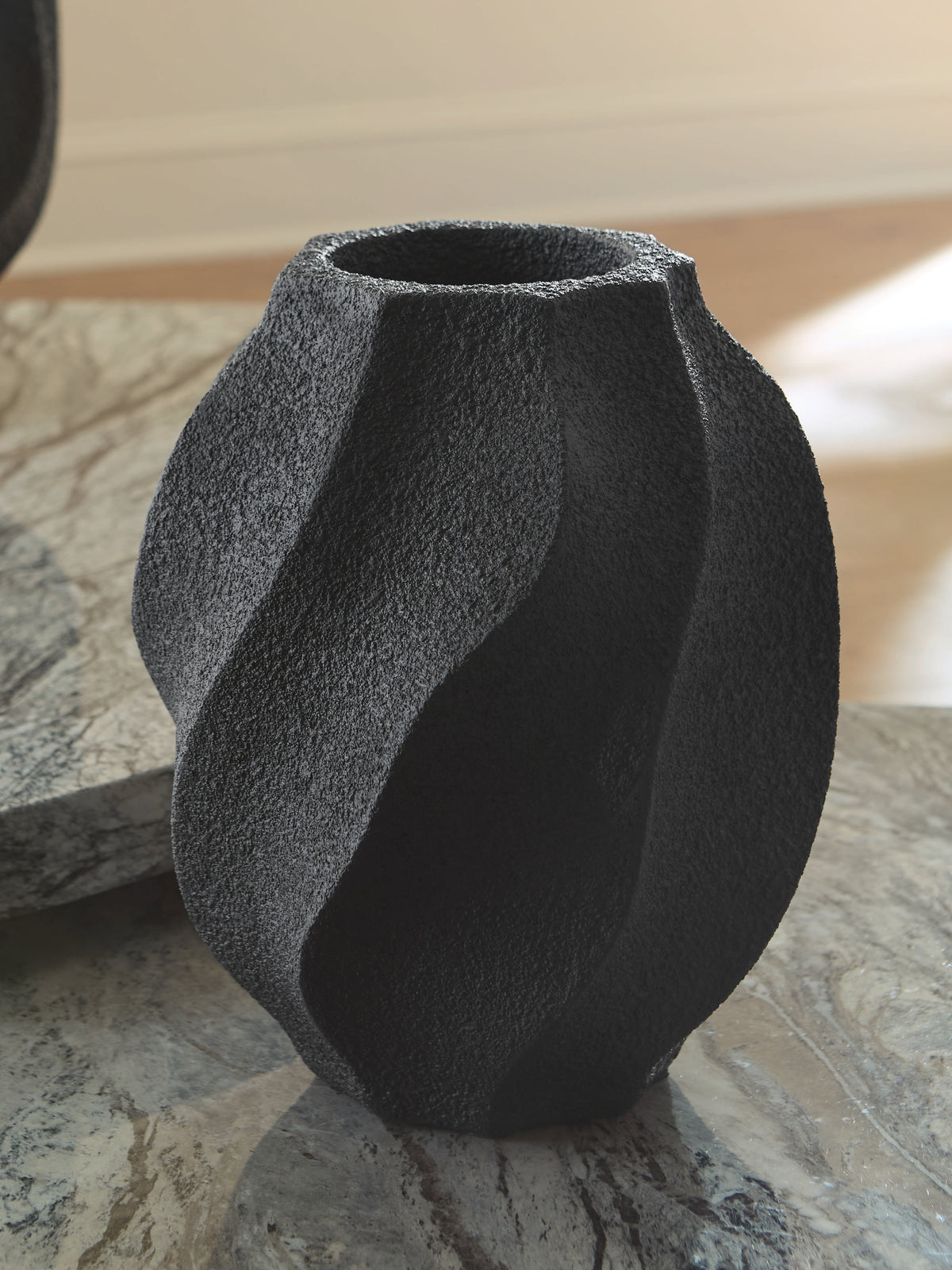 Bay Furniture Gallery - Ashley Furniture - Judworth Vase - Vase / Black - A2000875