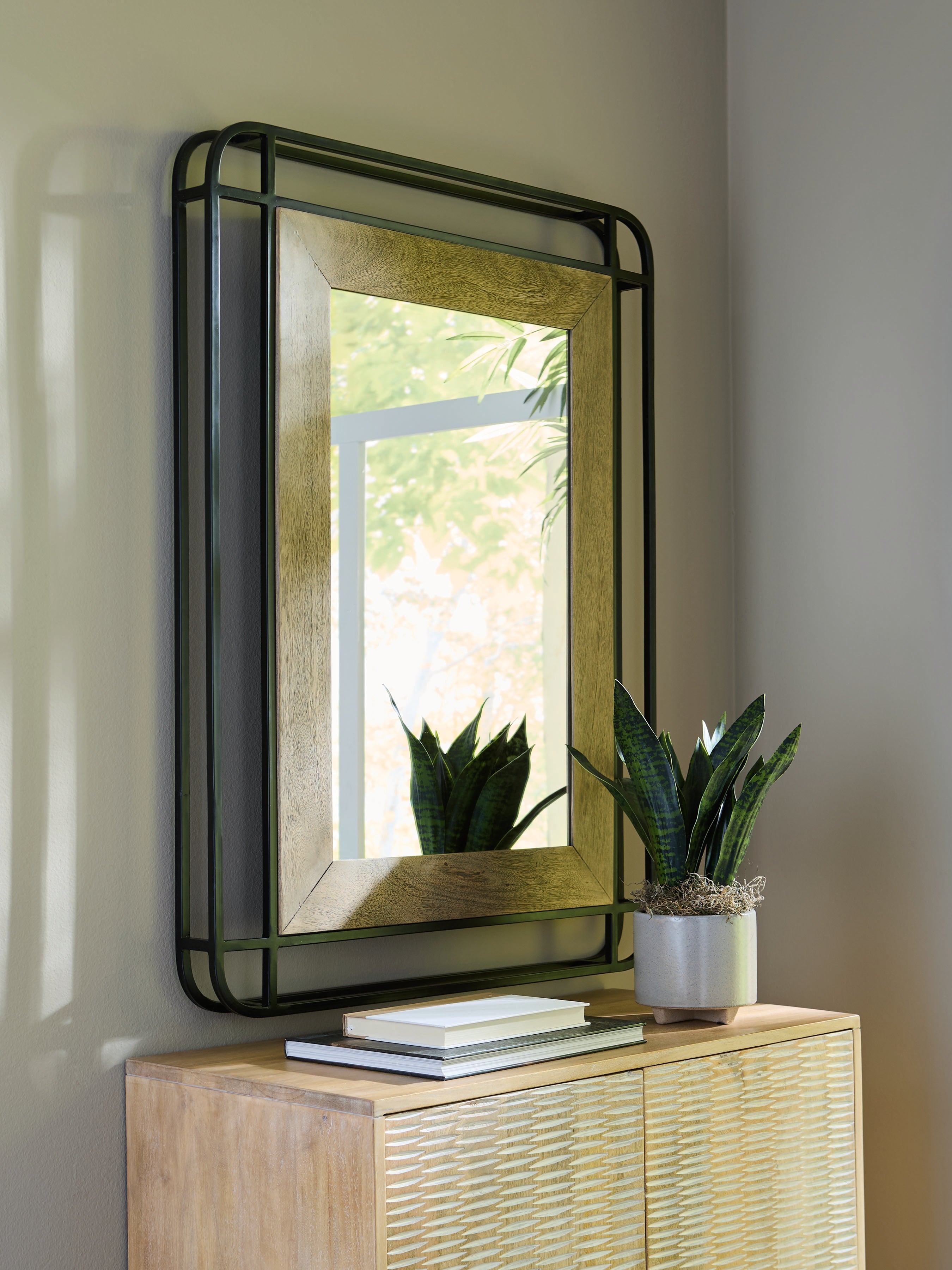 Bay Furniture Gallery - Ashley Furniture - Beelman Mirror - Accent Mirror / Black/Brown - A8010409