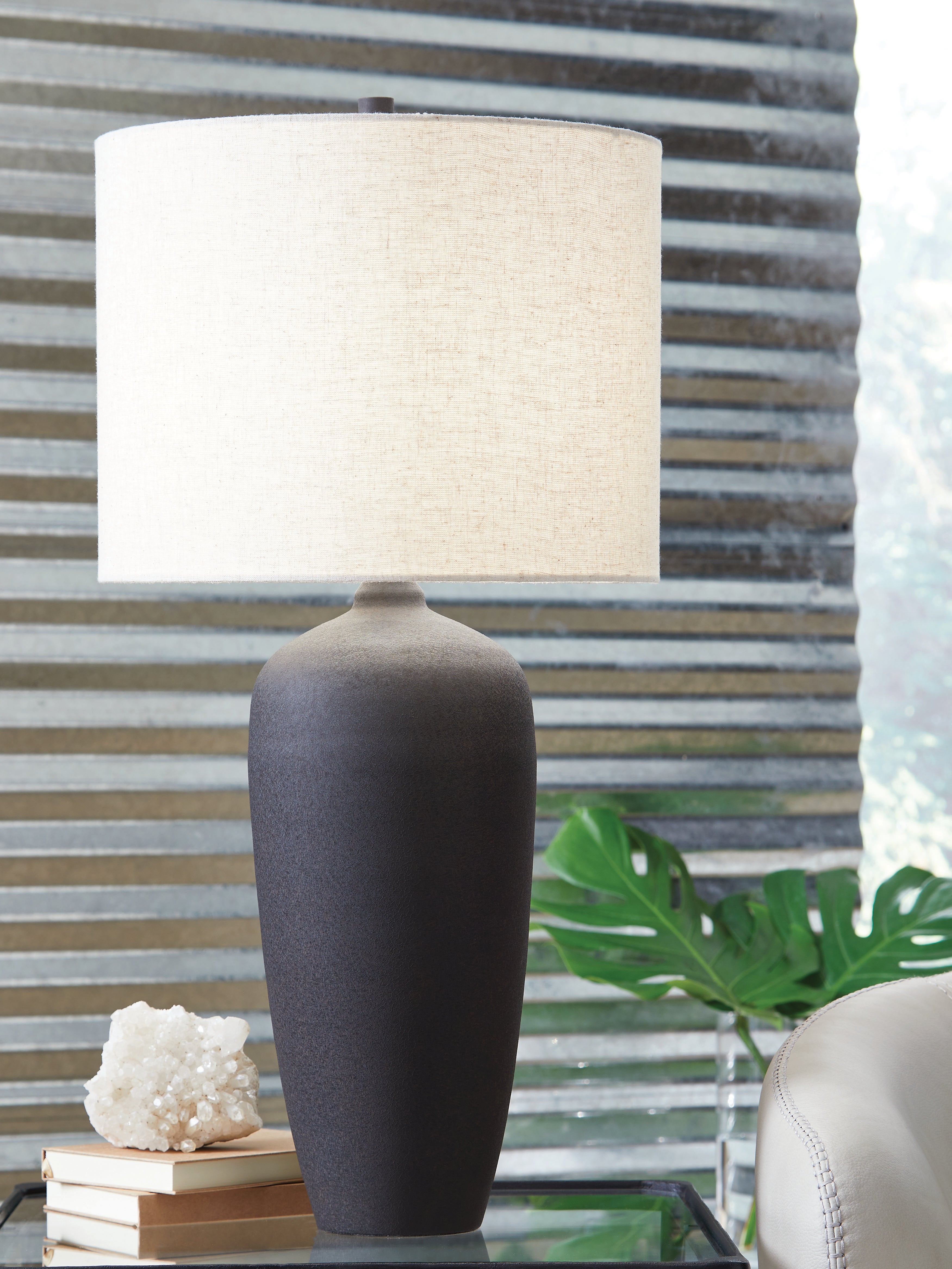 Bay Furniture Gallery - Ashley Furniture - Ryenburg Lighting - Metal Table Lamp (1/CN) / Black - L207584