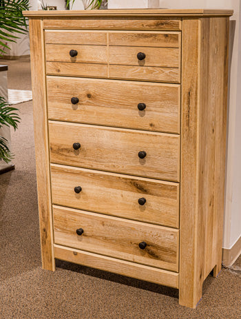 Bay Furniture Gallery - Ashley Furniture - Makidern Bedroom - Five Drawer Chest / Tan - PCB1170-46