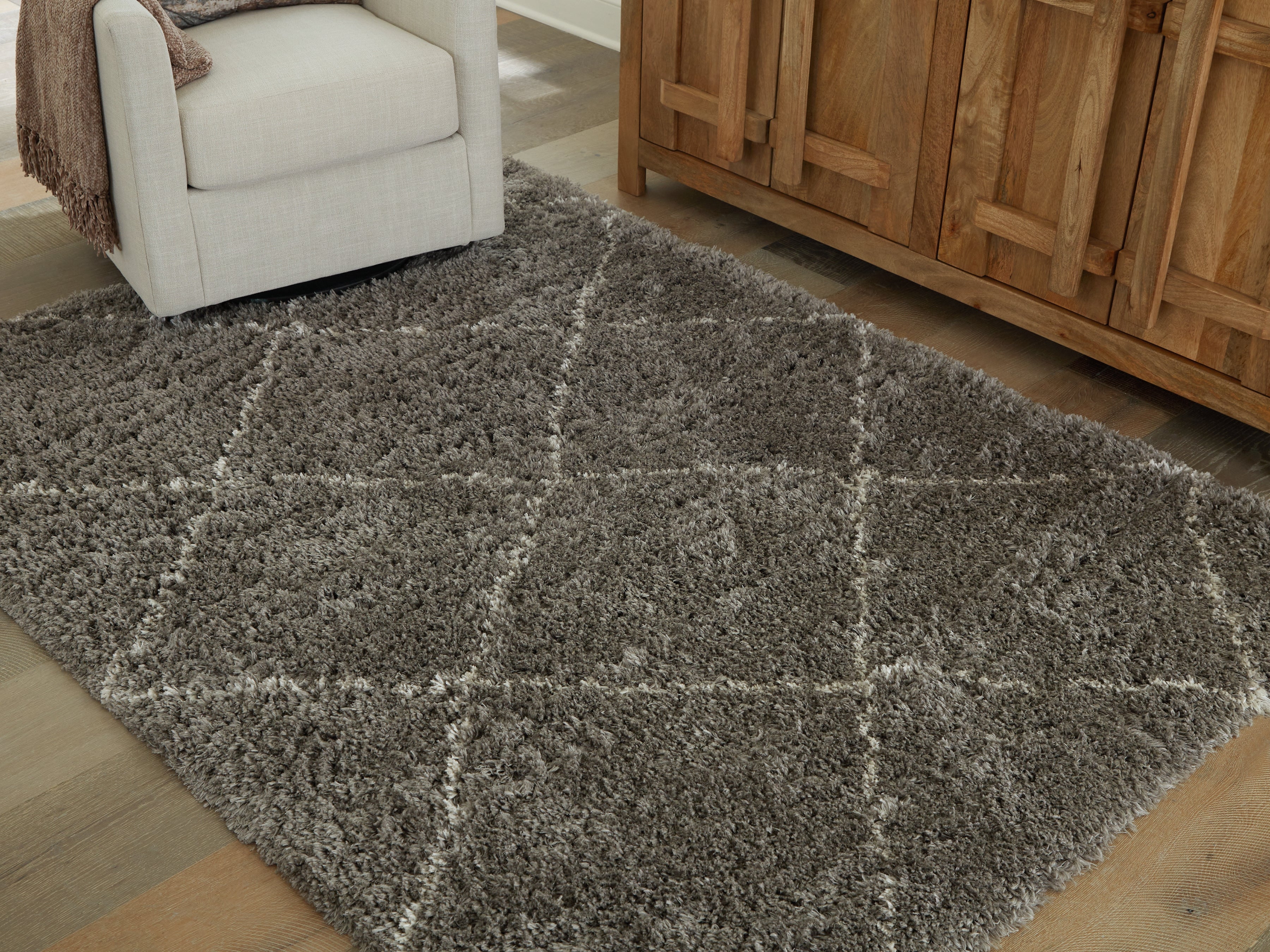 Bay Furniture Gallery - Ashley Furniture - Wrenlow Rug - 5' x 7' Rug / Gray/Cream - R407222
